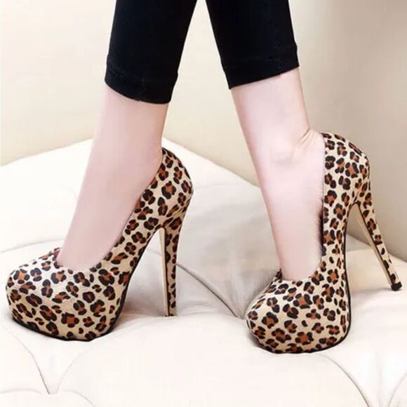 QUPID SUEDE ANIMAL LEOPARD PRINT DESIGN ROUND-TOE HIGH HEEL SHOE - Picture 1 of 15